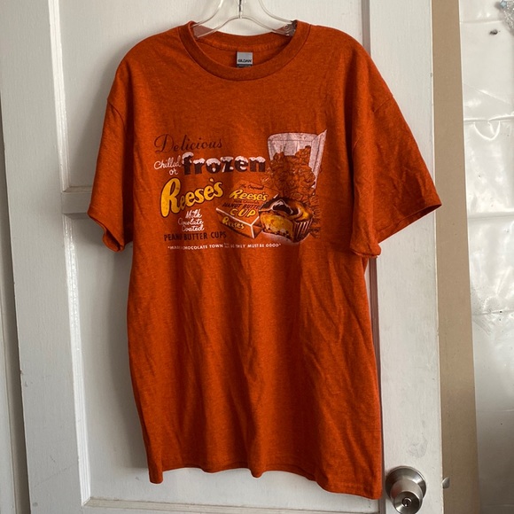Reese’s Graphic Tee - Picture 2 of 4